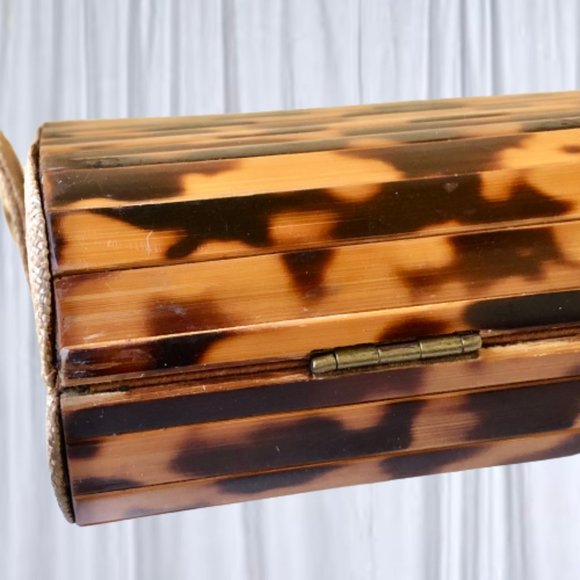 Vintage 60's Lucite Acrylic Clutch Purse Hard Shell Hinged Side Snap Closure - Picture 14 of 16